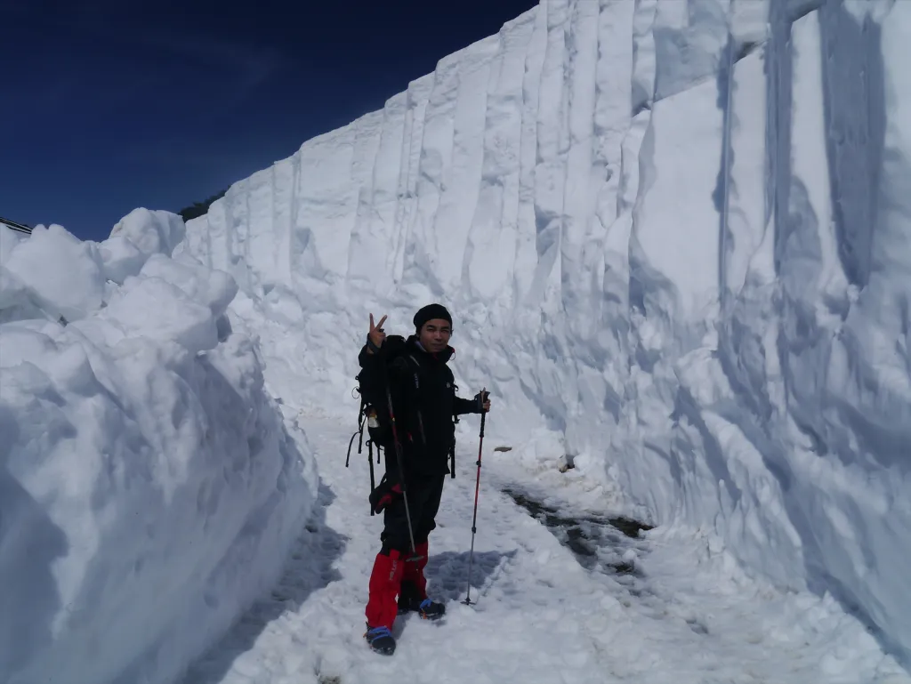 乗鞍岳の雪山登山