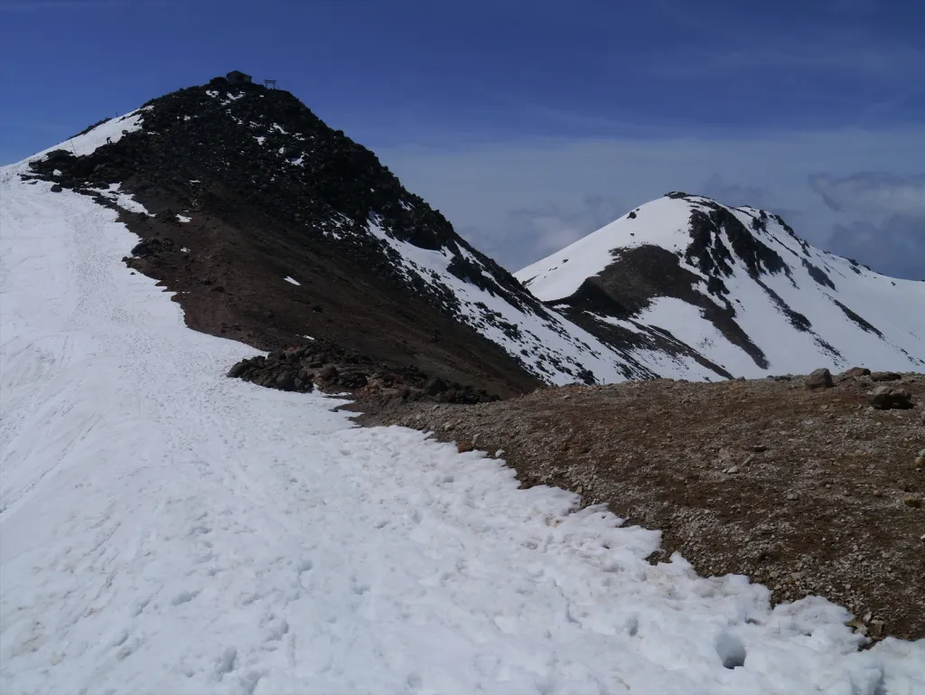 乗鞍岳の雪山登山