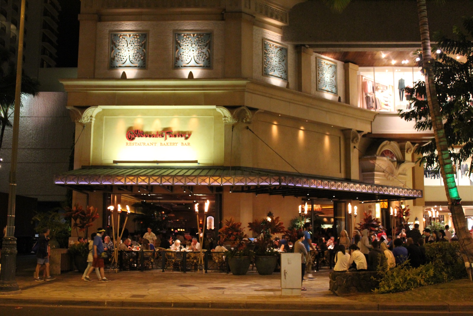 チーズケーキファクトリー