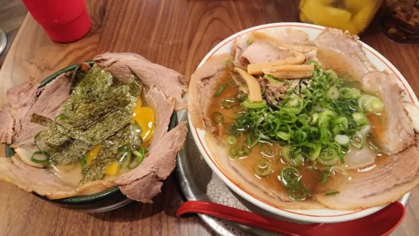 チャーシュー麺と神戸っ子丼!懐かしの神戸らーめん第一旭
