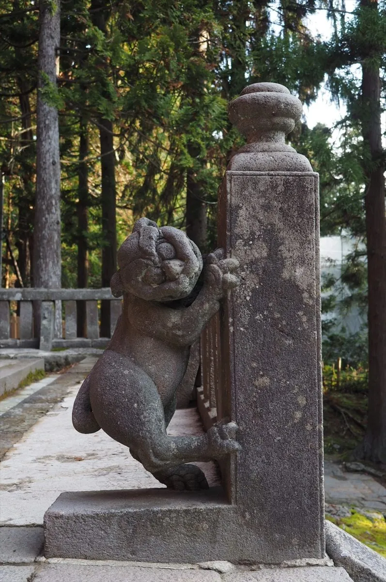 岩木山神社 逆さ狛犬