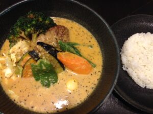 【lavi エスタ店】スープカレーのココナッツスープが旨い!