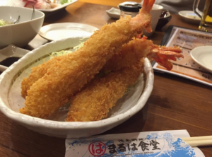 まるは食堂 ラシック店 ぷりぷりの大エビフライがうまうま!
