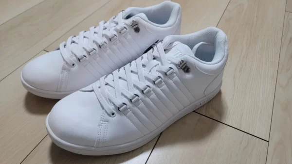 ケースイス(K・SWISS)KSL01 【白い靴】丈夫でおしゃれな靴を求めて