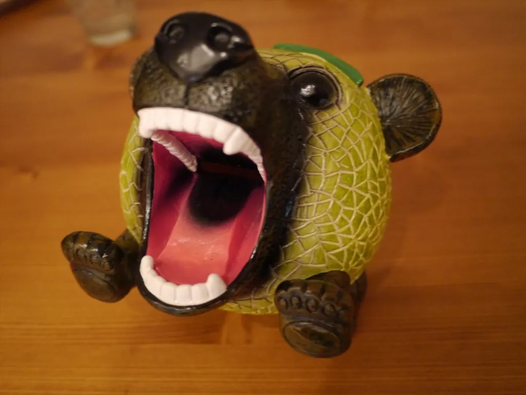 メロン熊 貯金箱