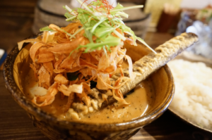 スープカレーSOUL STOREで初めての揚げゴボウと紫いもの具材を味わいました!