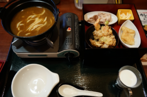 美瑛 だいまるファミリーレストランでご当地グルメのカレーうどん頂きました!