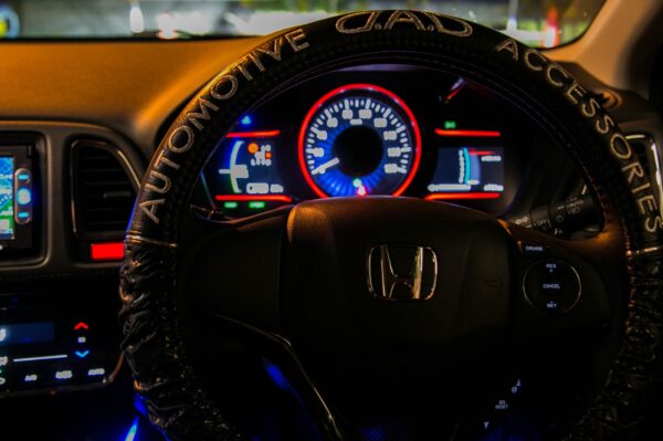 ヴェゼルにdad ステアリングカバーはめ込んだー(｀･ω･´)ゞ